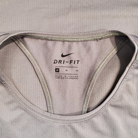 Nike Dri-Fit Tank Top Womens Size Medium Gray Crew Neck Training Top - Picture 8 of 11